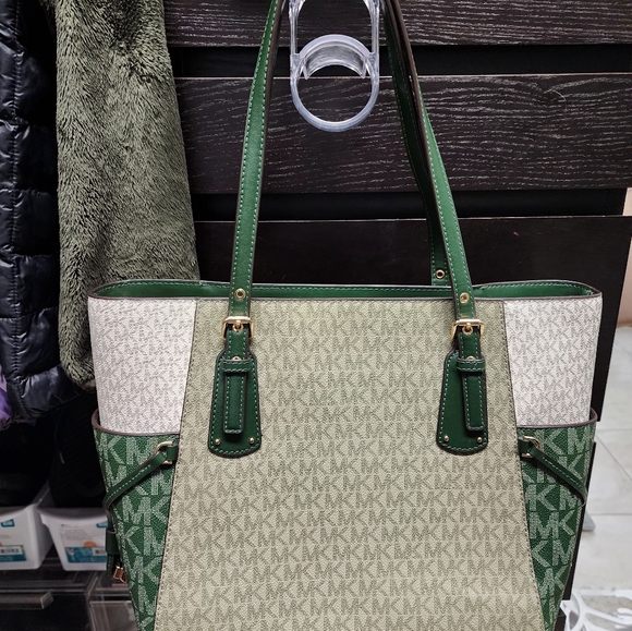 Michael Kors Voyager Green Multi Tote Purse - Picture 2 of 10